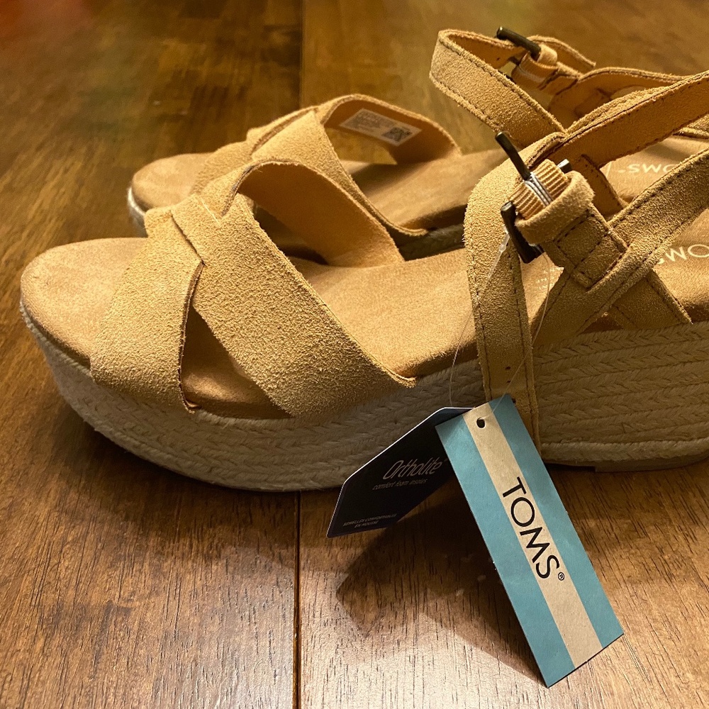 Toms Willow sandal New With Tags